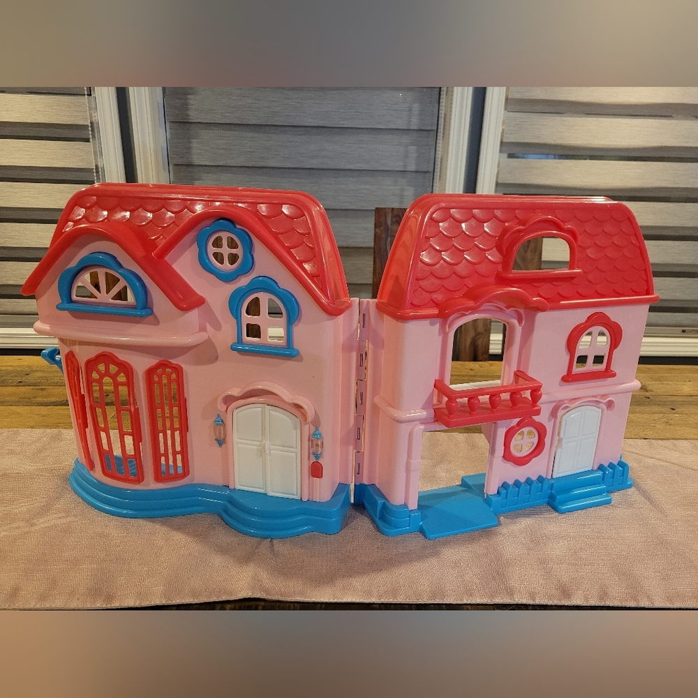 Doll House with working doorbell sound & lights
